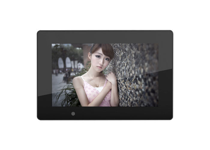 OEM ODM Fabrika Frameo APP 7 Inç Çerçeve Paylaş Fotoğraflar Videolar Dokunmatik Ekranlı Wifi Dijital Fotoğraf Resim Çerçeveleri